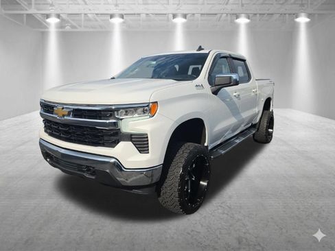 Used 2022 Chevrolet Silverado 1500 LT AWD/4WD image 7