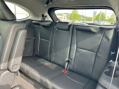 New 2026 Toyota Highlander Platinum AWD/4WD image 13