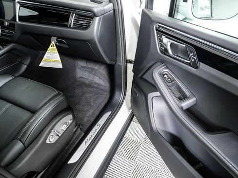 New 2026 Porsche Macan S image 27