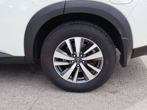 Used 2024 Nissan Pathfinder SL FWD image 23