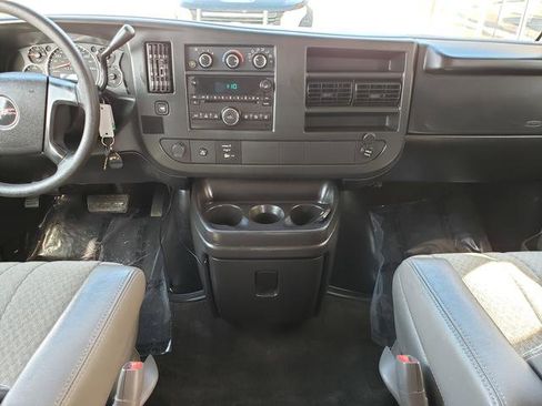 Used 2009 GMC Savana 3500 Extended Passenger w/ LT Preferred Equipment Group image 16