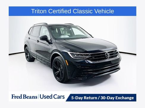 Used 2023 Volkswagen Tiguan SE R-Line image 1