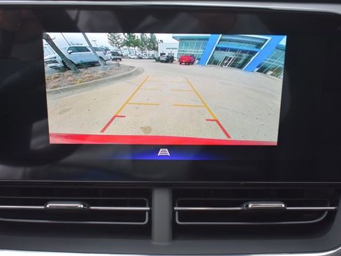 New 2026 Chevrolet Trax LT w/ Sunroof Package image 24