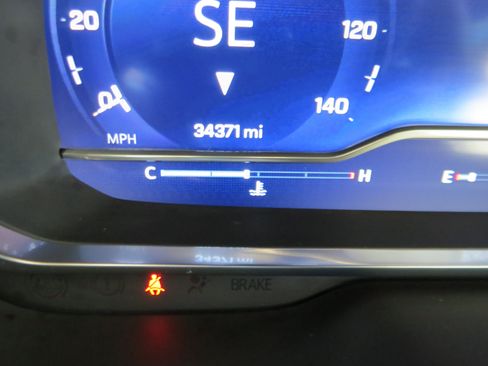 Used 2024 Chevrolet Suburban Z71 w/ Luxury Package image 18