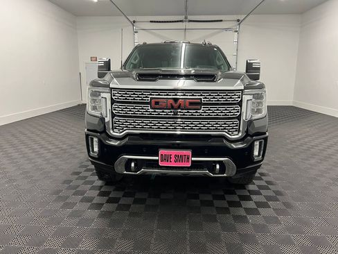 Used 2022 GMC Sierra 2500 Denali w/ Denali Black Diamond Edition AWD/4WD image 5