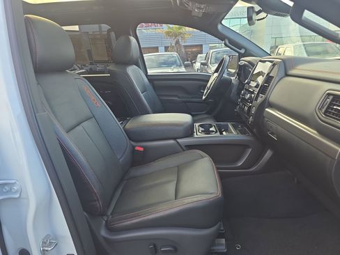 Used 2021 Nissan Titan PRO-4X w/ Pro-4x Convenience Package image 32