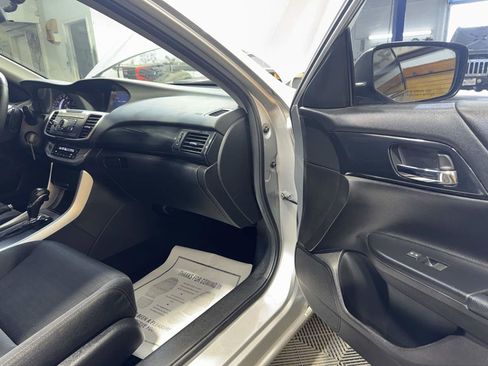 Used 2014 Honda Accord Sport image 25