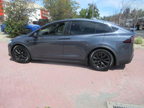 Used 2023 Tesla Model X AWD/4WD image 3
