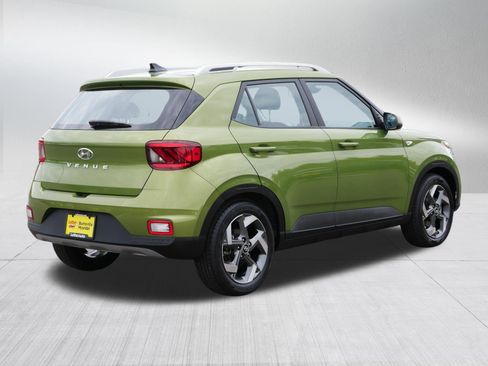 Used 2022 Hyundai Venue SEL FWD image 7