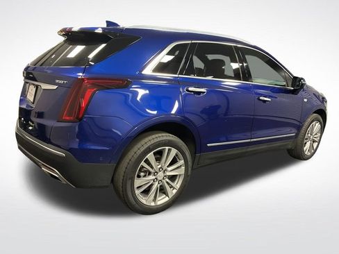 Certified 2023 Cadillac XT5 Premium Luxury w/ Technology Package FWD image 5