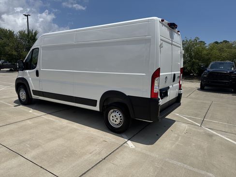Used 2025 RAM ProMaster 2500 w/ Convenience Group FWD image 7