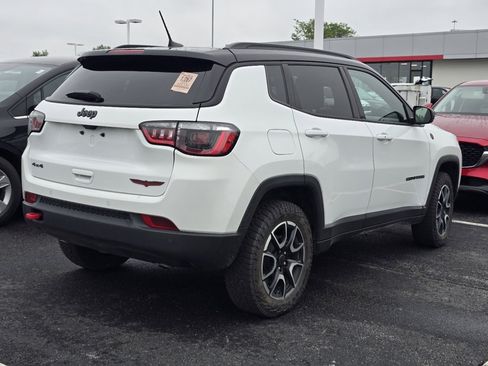 Used 2025 Jeep Compass Trailhawk AWD/4WD image 7