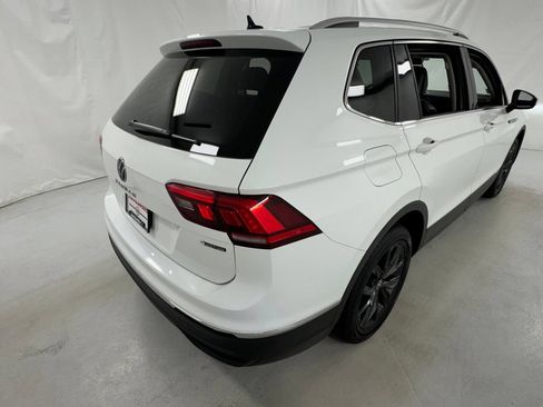 Used 2024 Volkswagen Tiguan SE AWD/4WD image 3
