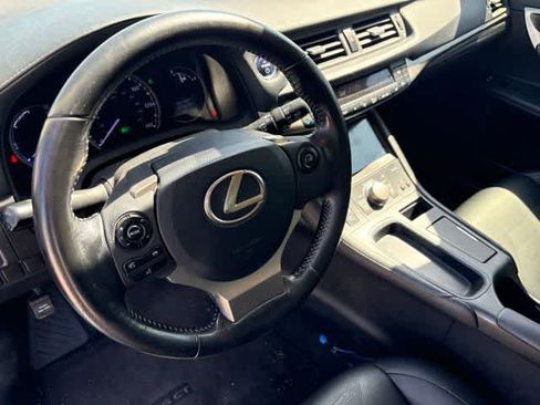 Used 2016 Lexus CT 200h w/ Seat Comfort Package FWD image 10