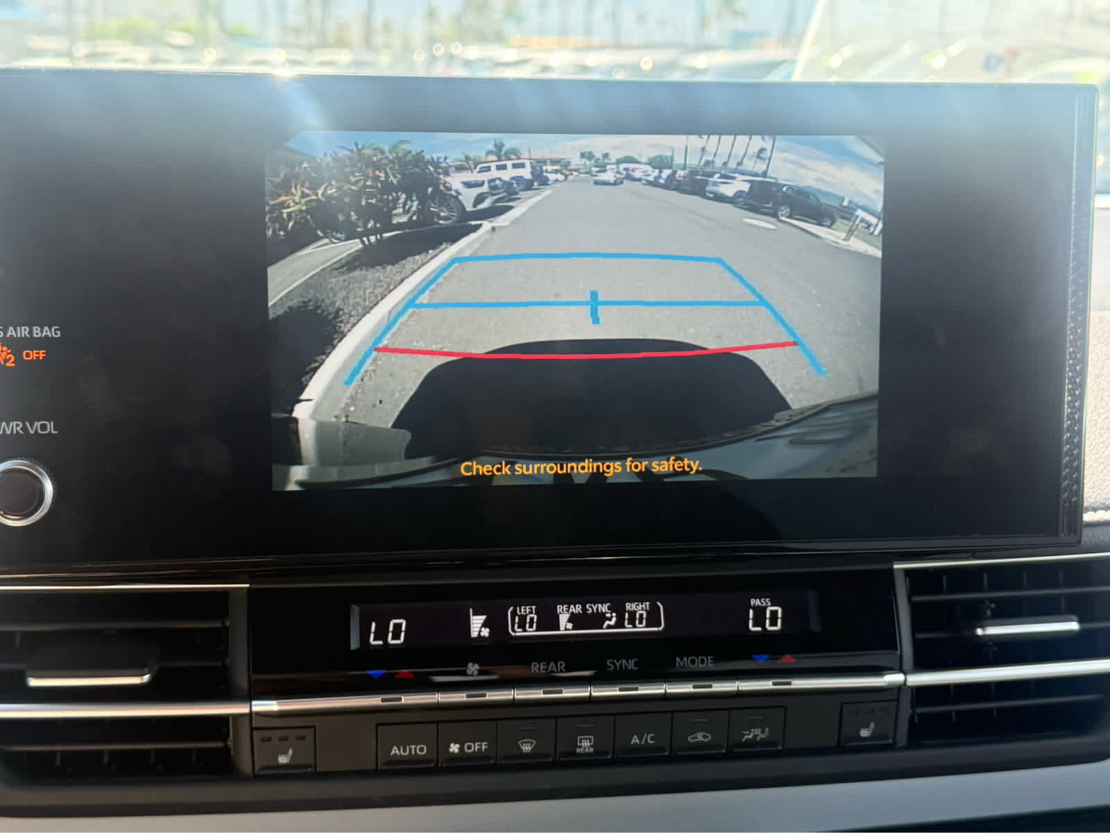 Used 2025 Toyota Sienna XSE FWD image 11