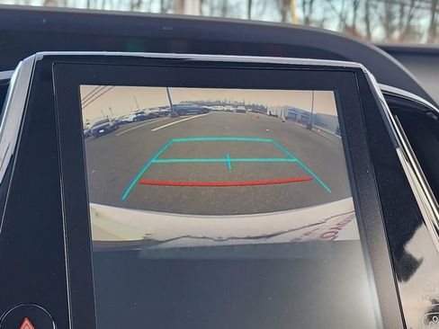 Used 2018 Toyota Prius Prime Advanced image 32