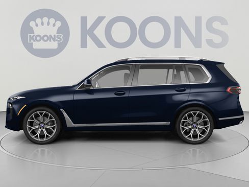 Used 2025 BMW X7 xDrive40i AWD/4WD image 2