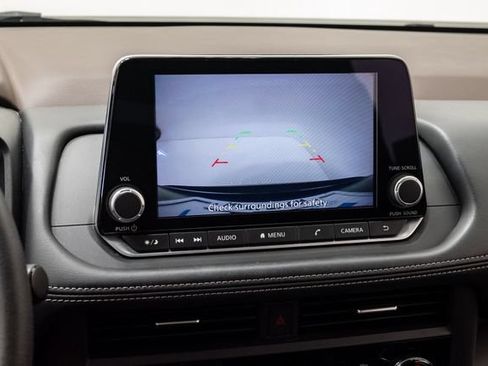 Used 2023 Nissan Rogue S FWD image 14