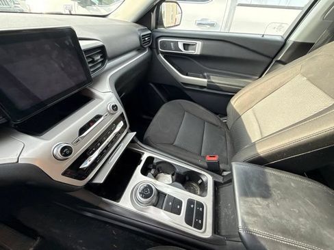 Used 2023 Ford Explorer XLT RWD image 17
