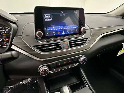 Certified 2024 Nissan Altima 2.5 SV AWD/4WD image 12