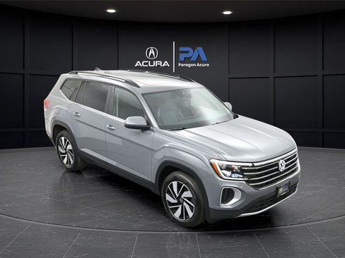 Used 2025 Volkswagen Atlas SE AWD/4WD image 34