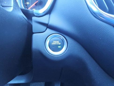 Used 2023 Chevrolet Equinox LT FWD image 33