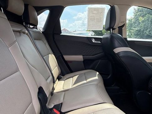 Used 2020 Ford Escape Titanium w/ Titanium Premium Package 2.0 AWD/4WD image 10