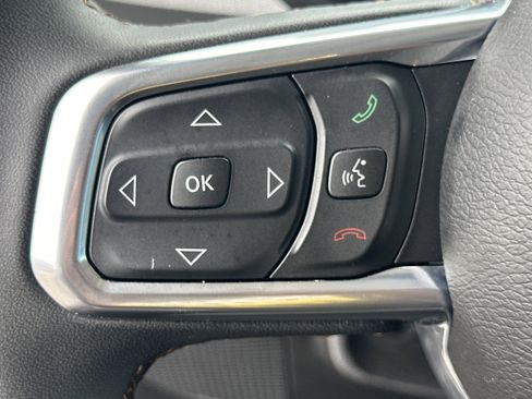 Used 2025 Jeep Wrangler Unlimited Sahara AWD/4WD image 24