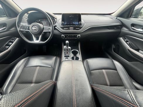 Used 2024 Nissan Altima 2.5 SR image 10