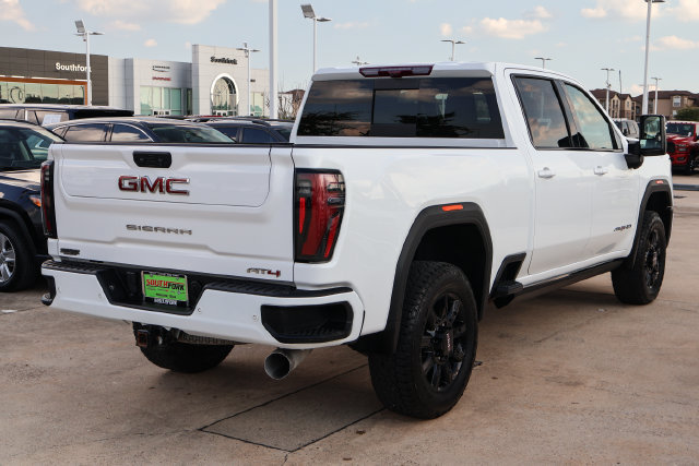 Used 2025 GMC Sierra 2500 AT4 w/ AT4 Premium Plus Package AWD/4WD image 6