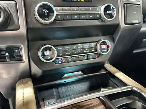 Used 2020 Ford Expedition Platinum AWD/4WD image 22