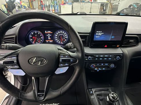 Used 2022 Hyundai Veloster N image 11
