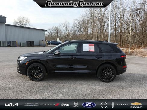 Certified 2023 Lincoln Corsair Reserve w/ Equipment Group 202A image 3