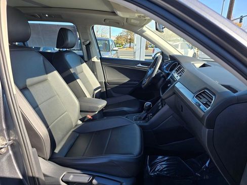 Used 2021 Volkswagen Tiguan SE FWD image 10