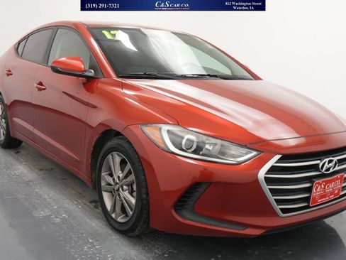 Used 2017 Hyundai Elantra SE FWD image 1