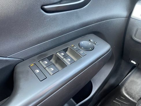 Used 2024 Hyundai Kona SEL FWD image 12
