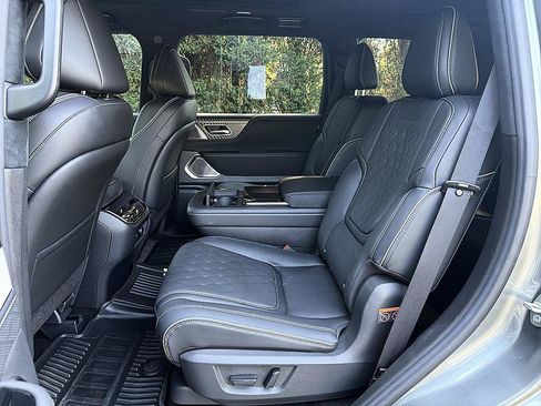 Certified 2026 INFINITI QX80 Autograph w/ Premium Cargo Package AWD/4WD image 12