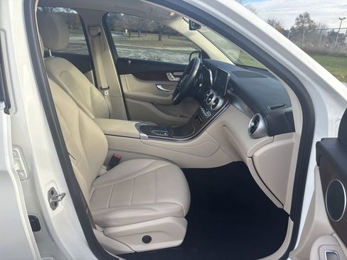 Used 2022 Mercedes-Benz GLC 300 image 29