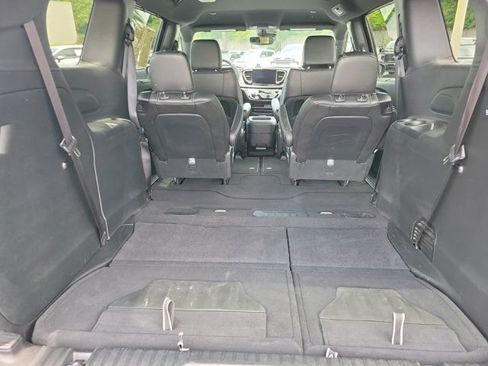 Used 2026 Chrysler Pacifica Select FWD image 11