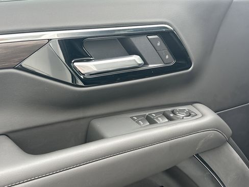 New 2026 Chevrolet Suburban LS RWD image 11