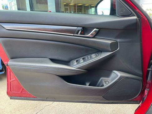 Used 2019 Honda Accord Sport image 9