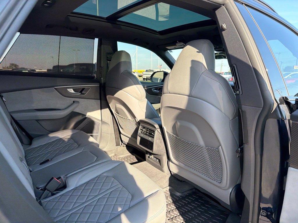 Used 2024 Audi SQ8 Prestige AWD/4WD image 21