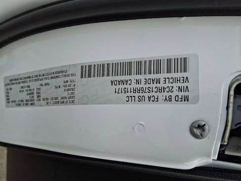 Used 2024 Chrysler Pacifica Limited FWD image 28