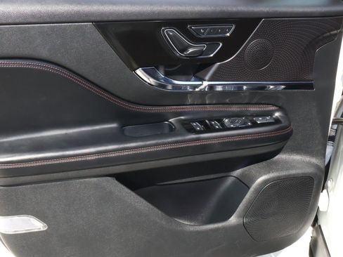 Used 2023 Lincoln Corsair Reserve FWD image 17