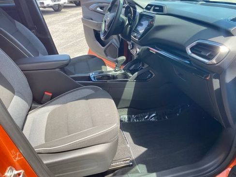 Used 2022 Chevrolet TrailBlazer LT w/ Convenience Package FWD image 37