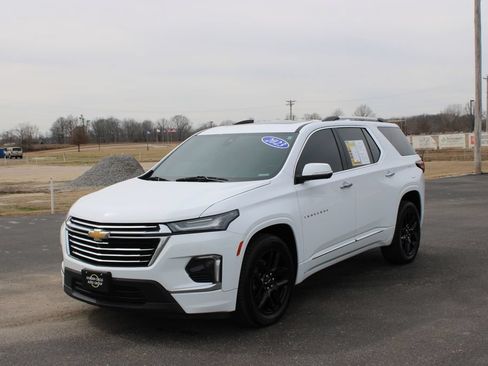Used 2023 Chevrolet Traverse Premier AWD/4WD image 3