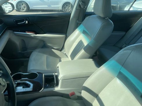Used 2014 Toyota Camry XLE image 11