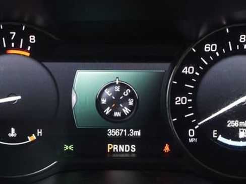 Used 2019 Lincoln MKC Select w/ Select Plus Package AWD/4WD image 15