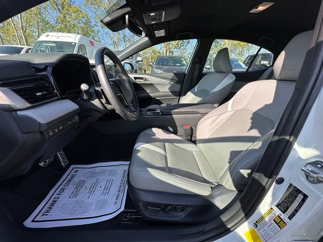 Used 2025 Toyota Camry SE w/ Convenience Package FWD image 24