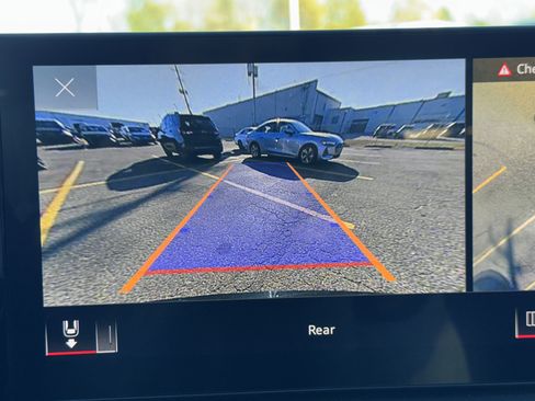 Used 2023 Audi Q5 2.0T Premium Plus image 12